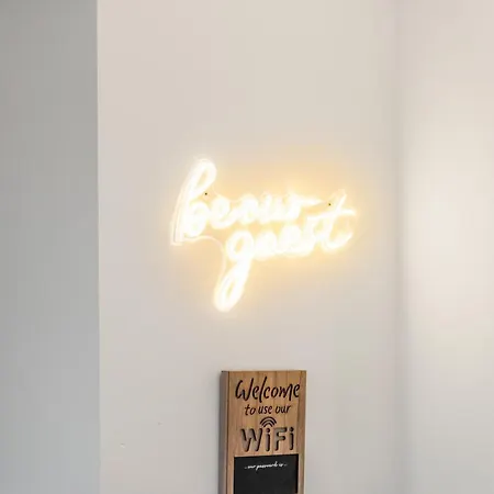 Centre - Balcony Views - Free Parking - Fast Wifi Лідс