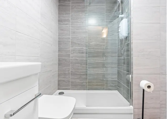 Апартаменти Centre - Balcony Views - Free Parking - Fast Wifi Лідс