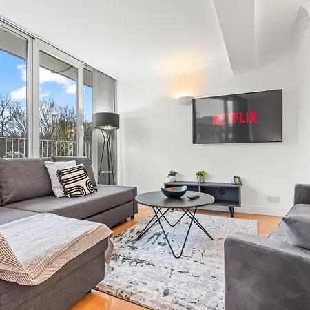 Centre - Balcony Views - Free Parking - Fast Wifi * Leeds (West Yorkshire)