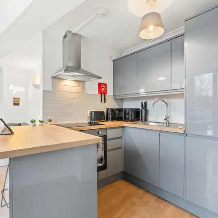 Apartment Centre - Balcony Views - Free Parking - Fast Wifi Leeds (West Yorkshire)