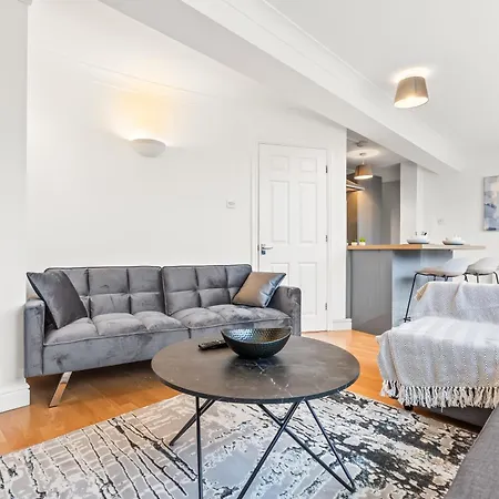 Centre - Balcony Views - Free Parking - Fast Wifi Leeds (West Yorkshire)