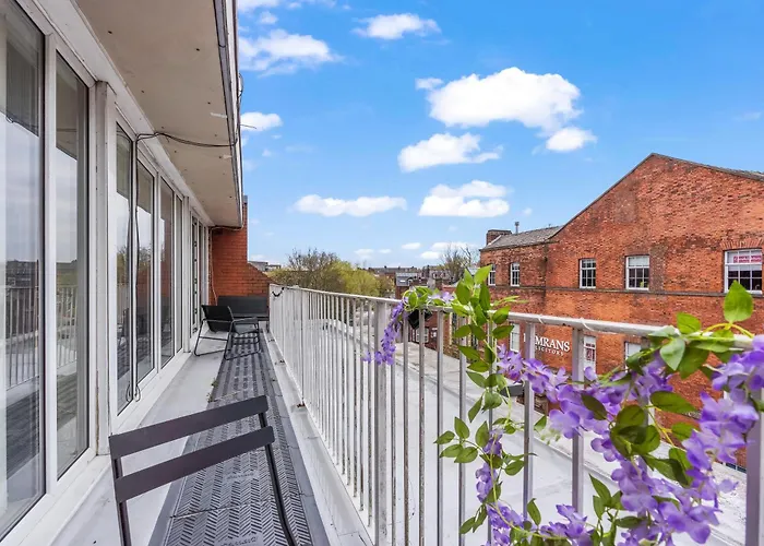 Centre - Balcony Views - Free Parking - Fast Wifi * Leeds (West Yorkshire)