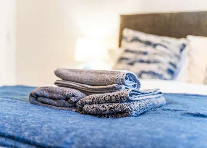 Apartamento Centre - Balcony Views - Free Parking - Fast Wifi