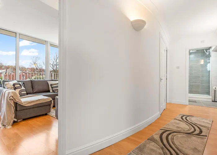 Centre - Balcony Views - Free Parking - Fast Wifi Apartamento Leeds (West Yorkshire)