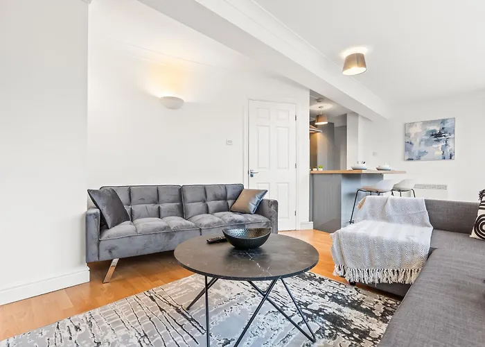 Centre - Balcony Views - Free Parking - Fast Wifi Leeds (West Yorkshire)